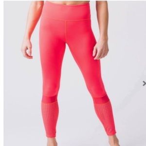 ZYIA Sunset Block Chill Light N
Tight 7/8 Leggings: 6-8 medium